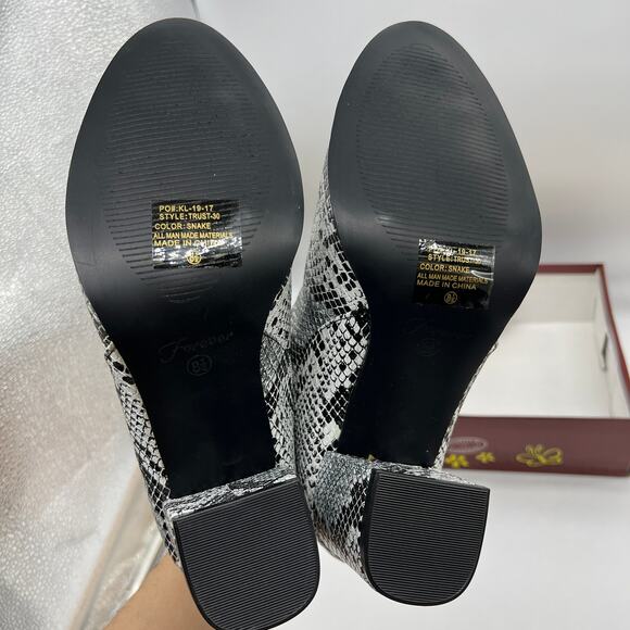 Forever Faux Leather Chunky Heeled Boots Womens Size 8.5 Snake Gray Color Bootie - Picture 6 of 11